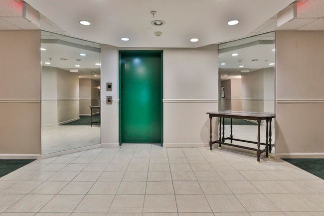 APT-307 - 9 Bartemus Trl, Condo with 2 bedrooms, 2 bathrooms and null parking in Nashua NH | Image 4