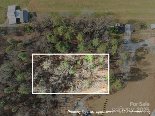 99999 Twin Lakes Dr, Flat Rock, NC, 28731 | Card Image