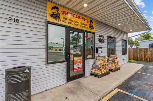 210 E Lytle St, Fostoria, OH, 44830-3051 | Card Image