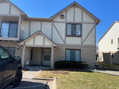 19-38539 Wellington Dr, Clinton Township, MI, 48036-3521 | Card Image