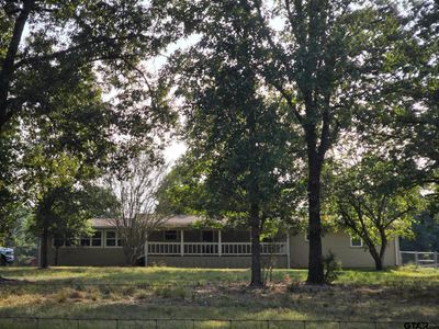 391 Cr 2986, House other with 3 bedrooms, 2 bathrooms and null parking in Hughes Springs TX | Image 2