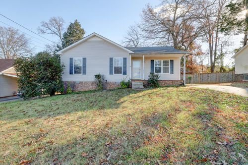 2825 Teakwood Dr, Clarksville, TN, 37040-6692 | Card Image