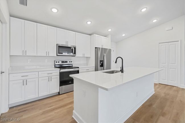 1258 Ne 40 Th St, House other with 4 bedrooms, 3 bathrooms and null parking in CAPE CORAL FL | Image 8