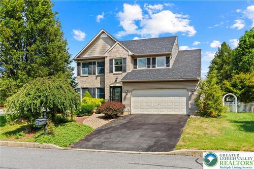 2665 Pond Dr, Forks Twp, PA, 18040-8758 | Card Image