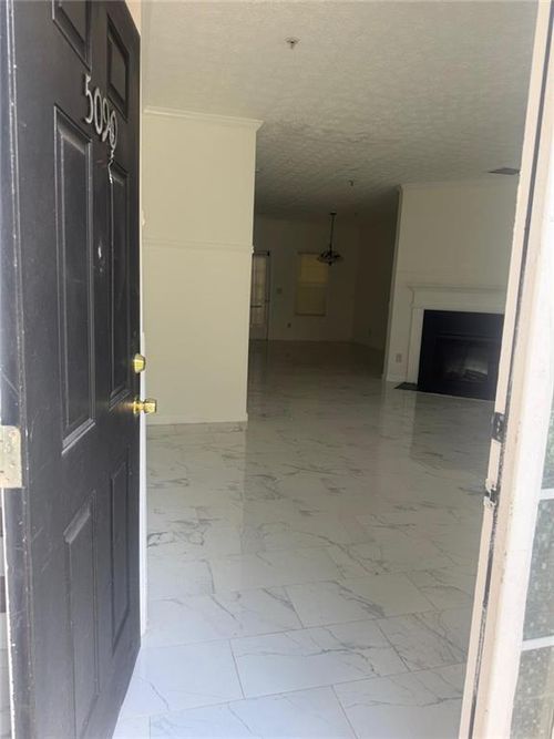 5090 Leeshire Trce, Tucker, GA, 30084-8604 | Card Image