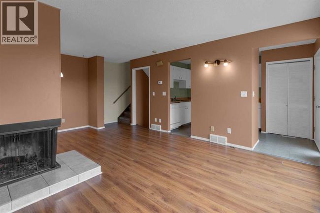 116 Silver Crest Dr Nw, Townhouse with 3 bedrooms, 2 bathrooms and 1 parking in Calgary AB | Image 9