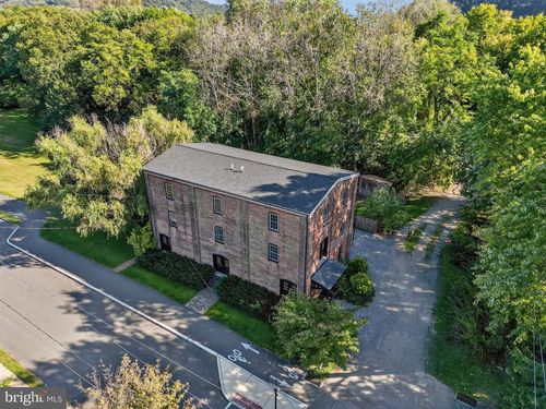 501 E Front St, MARIETTA, PA, 17547-1800 | Card Image