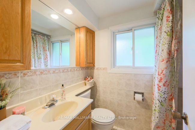 40 Claremore Ave, House other with 3 bedrooms, 2 bathrooms and 3 parking in Scarborough ON | Image 10