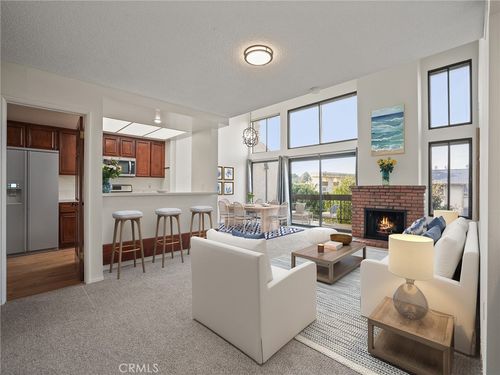 apt-302-8180 Manitoba St, Playa del Rey, CA, 90293-8662 | Card Image