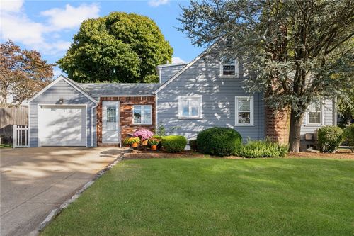 115 Bryant Rd, Cranston, RI, 02910-5440 | Card Image