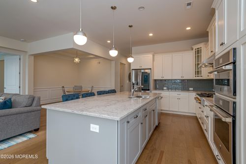 3 Inter Lachen Ct, Monroe, NJ, 08831-3299 | Card Image