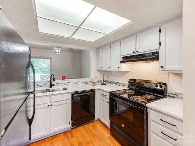 2946 Iron Gate Lane, Condo with 2 bedrooms, 2 bathrooms and null parking in Charlotte NC | Image 4