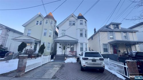 394 Cortlandt St, Belleville, NJ, 07109-3204 | Card Image