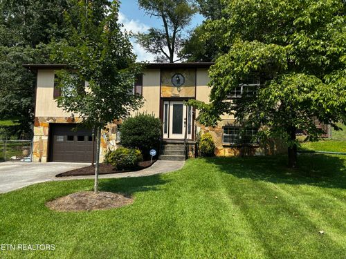 5848 Outer Dr, Knoxville, TN, 37921-3913 | Card Image