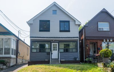 29 Hillary Ave, House other with 3 bedrooms, 3 bathrooms and null parking in Toronto ON | Image 2