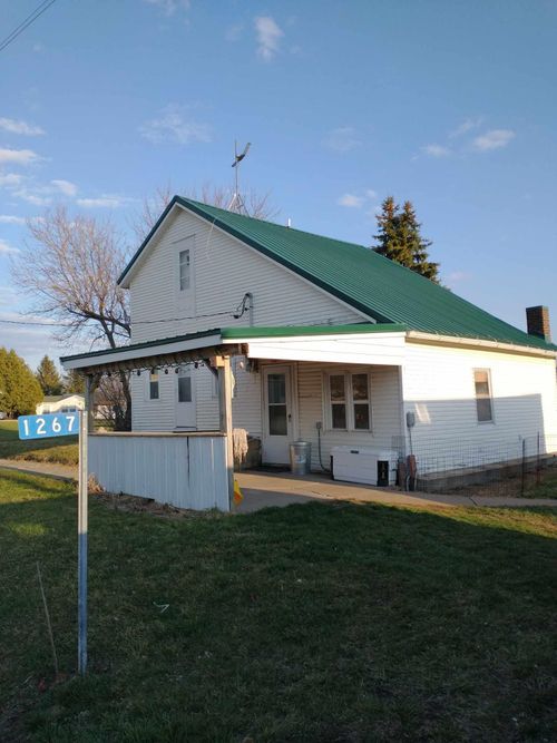1267 Old Rossville Dr, Waukon, IA, 52172-7600 | Card Image