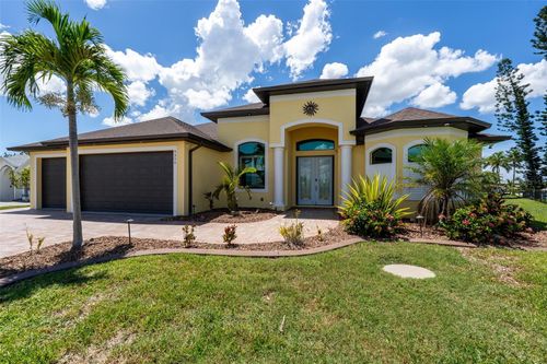 9326 Rosebud Cir, Port Charlotte, FL, 33981-3207 | Card Image