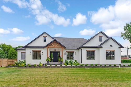 4678 Lobsinger Rd, Millbank, ON, N0K1L0 | Card Image