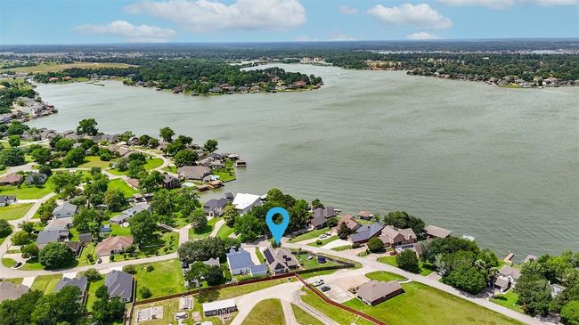 923 Lake View Dr, House other with 4 bedrooms, 2 bathrooms and 2 parking in Montgomery TX | Image 5