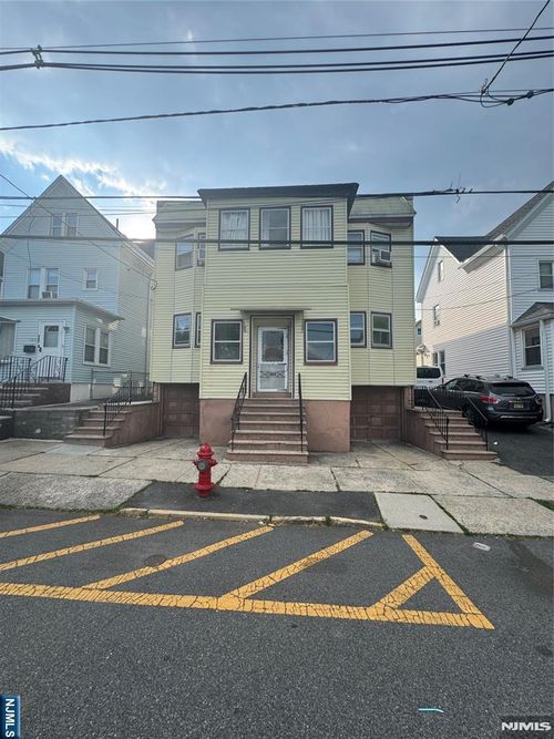 365 Elm St, Kearny, NJ, 07032-3586 | Card Image