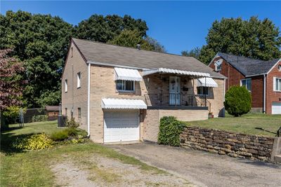 220 Sunset Dr, House other with 3 bedrooms, 1 bathrooms and 1 parking in Lower Burrell PA | Image 3