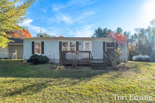 3955 Holland Rd, Sidney, MI, 48885-9739 | Card Image