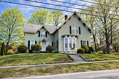 28 Carver St, Brandon, VT, 05733-1144 | Card Image