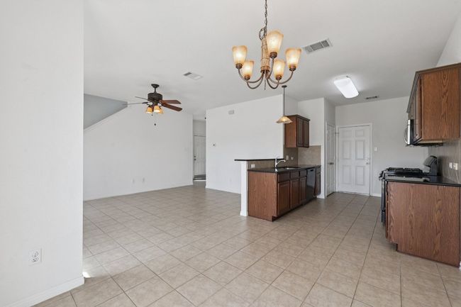 APT-98 - 1900 Little Elm Trl, Townhouse with 3 bedrooms, 3 bathrooms and 2 parking in Cedar Park TX | Image 7
