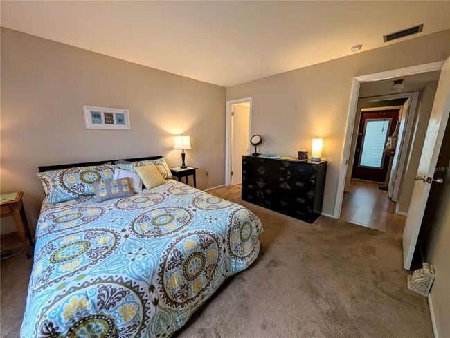 Master bedroom with ensuite bath | Image 16