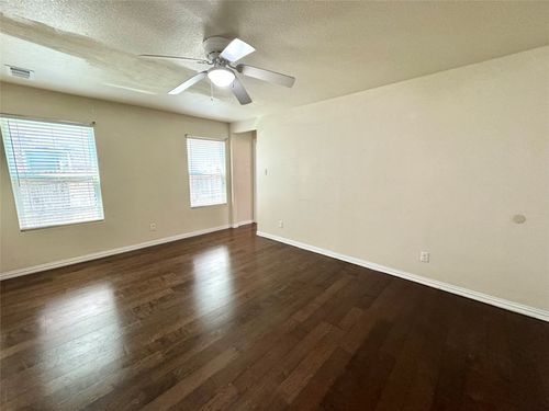 2335 Bloomfield Dr, Arlington, TX, 76012-3675 | Card Image