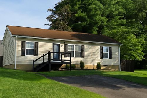231 Allen Ave, Radford, VA, 24141-3411 | Card Image