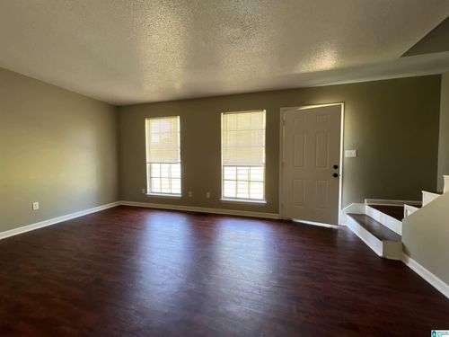 1717 6th Place Cir Nw, CENTER POINT, AL, 35215-5213 | Card Image