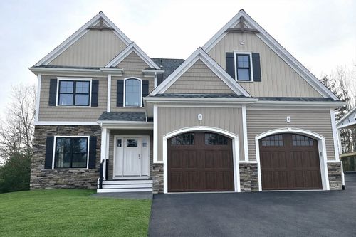 40 Duffy Dr, Attleboro, MA, 02703-2589 | Card Image