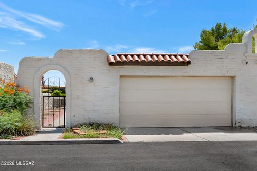 275 E Via Terrenal, Green Valley, AZ, 85614 | Card Image