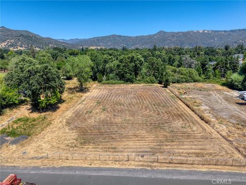 520 E State Highway 20, Upper Lake, CA, 95485-8733 | Card Image