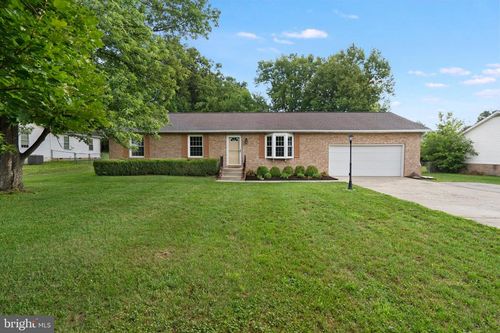 62 Upshur Dr, INWOOD, WV, 25428-3677 | Card Image