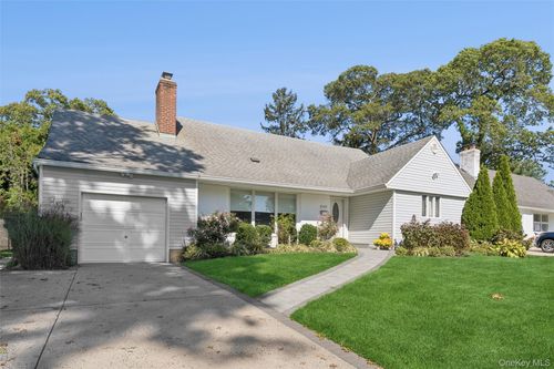 2147 Seneca Dr N, Merrick, NY, 11566-3629 | Card Image