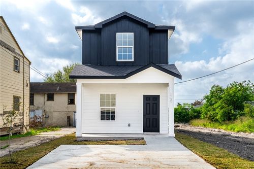 1725 15th St, Corpus Christi, TX, 78404-3008 | Card Image