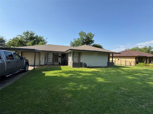 311 Alta Vista Dr, Pasadena, TX, 77502-4760 | Card Image