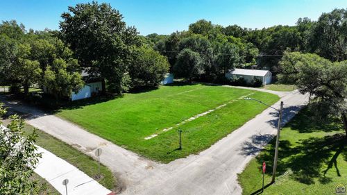 229 Hall St, Council Grove, KS, 66846-1923 | Card Image