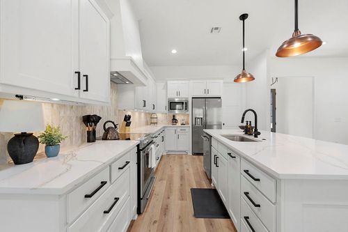 130 Crazy Horse Dr, Brookeland, TX, 75931 | Card Image