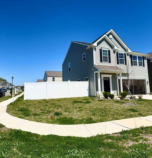 5316 Town Hill Dr, Canal Winchester, OH, 43110-3803 | Card Image