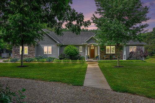 9707 W H Ave, Kalamazoo, MI, 49009-8559 | Card Image