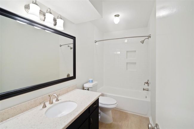 Secondary bath | Image 32