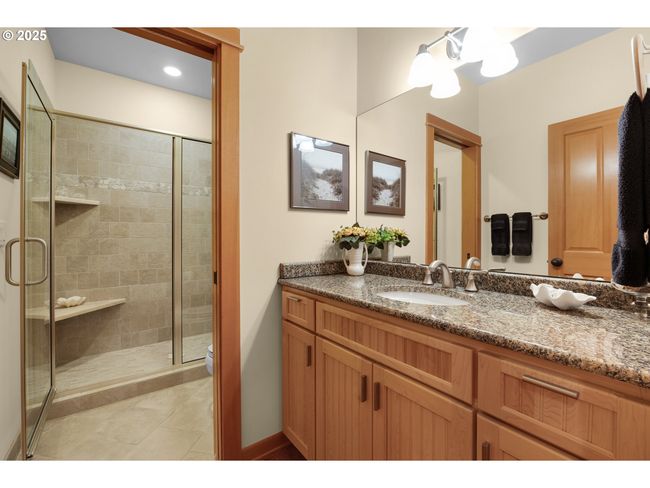 APT-201 - 123 S Hemlock St, Condo with 3 bedrooms, 2 bathrooms and null parking in Cannon Beach OR | Image 44