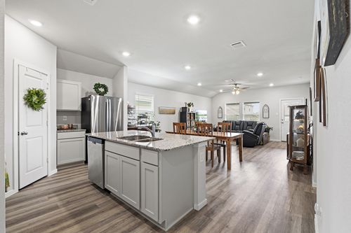 405 Perry Pl, Rockdale, TX, 76567-2421 | Card Image