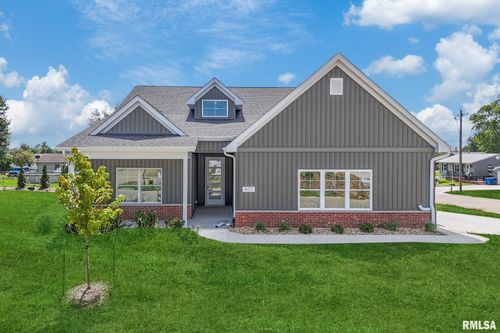 401 Dolan Dr, Blue Grass, IA, 52726 | Card Image