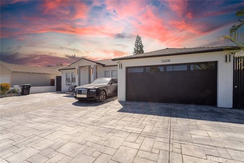 12608 Califa St, Valley Village, CA, 91607 | Card Image
