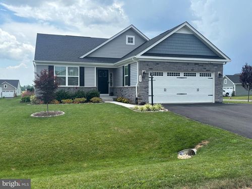 229 Porch Light Ln, HEDGESVILLE, WV, 25427-6783 | Card Image