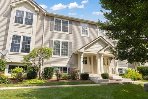 11S471 Rachael Ct, Willowbrook, IL, 60527-6892 | Card Image